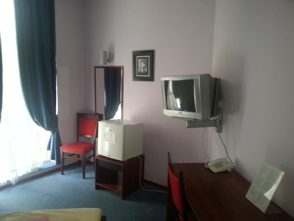 Hotel Car 斯梅代雷沃 客房 照片